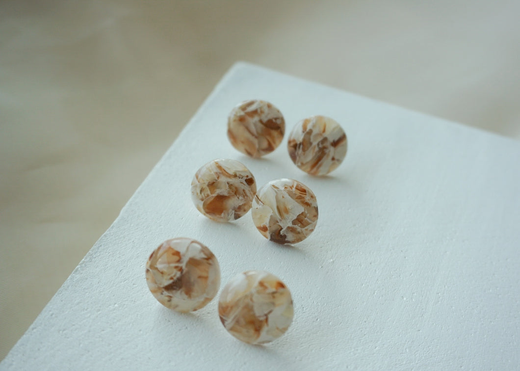 Crushed Shell Studs